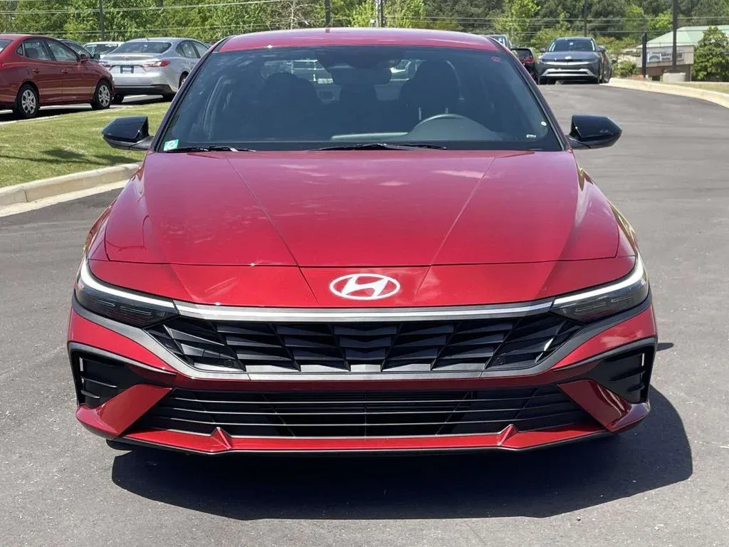 2025 Hyundai Elantra SEL Sport thumbnail 8