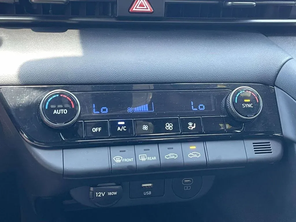 2025 Hyundai Elantra SEL Sport thumbnail 19