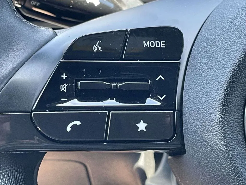 2025 Hyundai Elantra SEL Sport thumbnail 23
