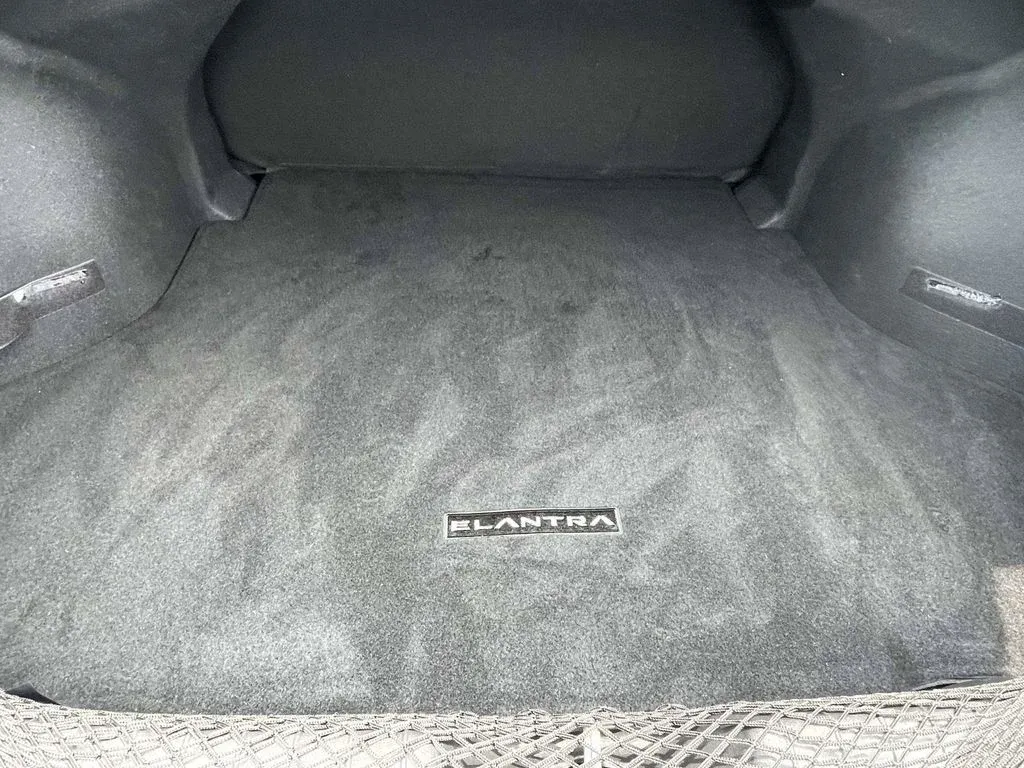 2025 Hyundai Elantra SEL Sport thumbnail 24