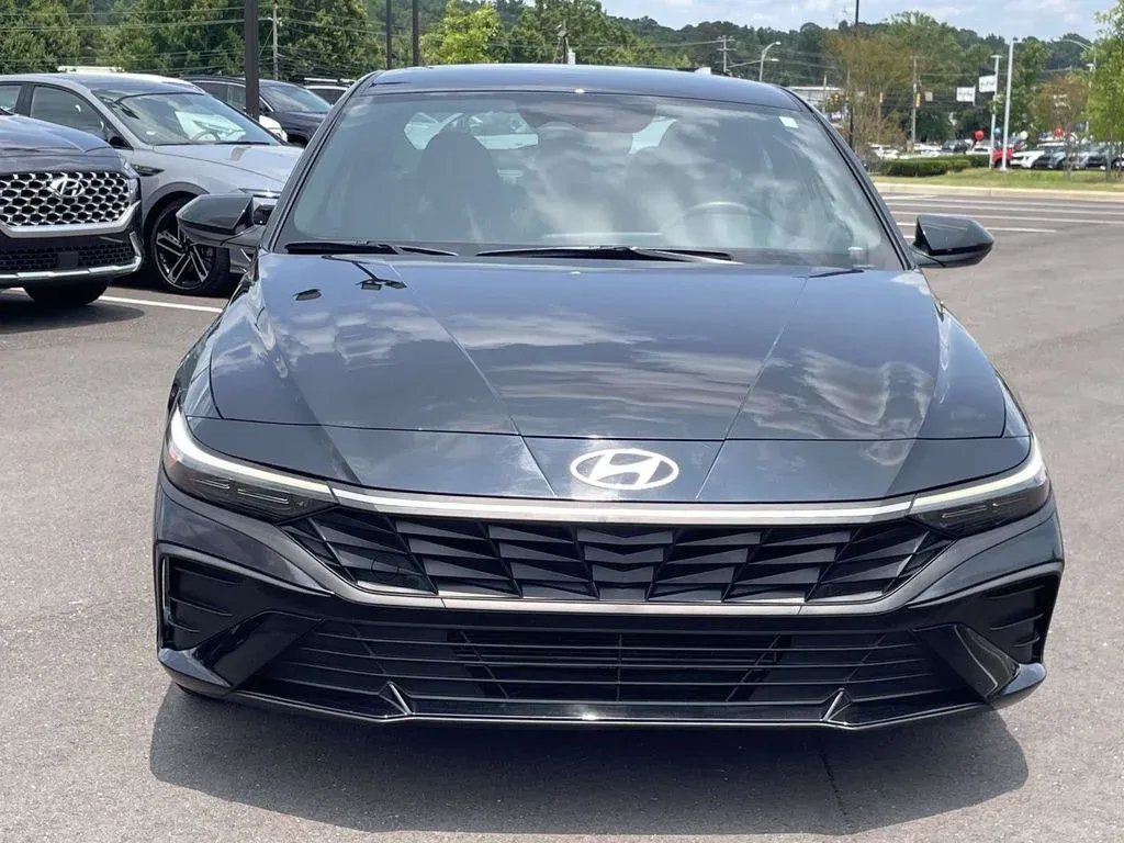 2025 Hyundai Elantra SEL Sport thumbnail 8