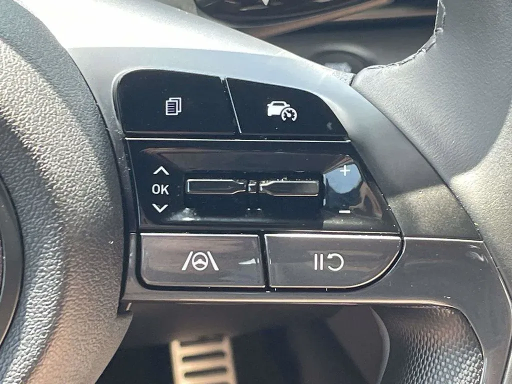 2025 Hyundai Elantra SEL Sport thumbnail 22
