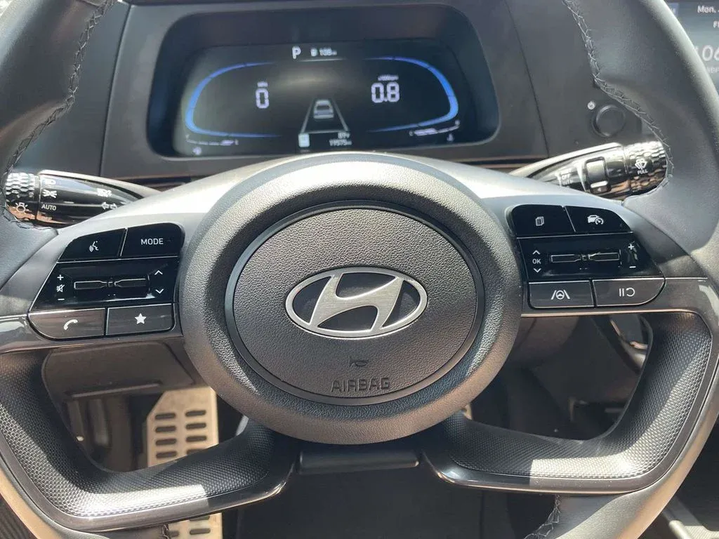 2025 Hyundai Elantra SEL Sport thumbnail 23