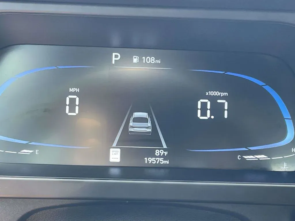 2025 Hyundai Elantra SEL Sport thumbnail 24