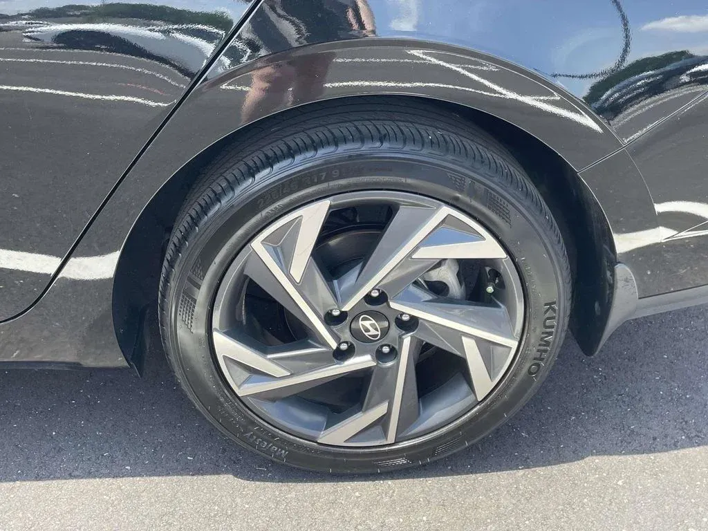 2025 Hyundai Elantra SEL Sport thumbnail 28