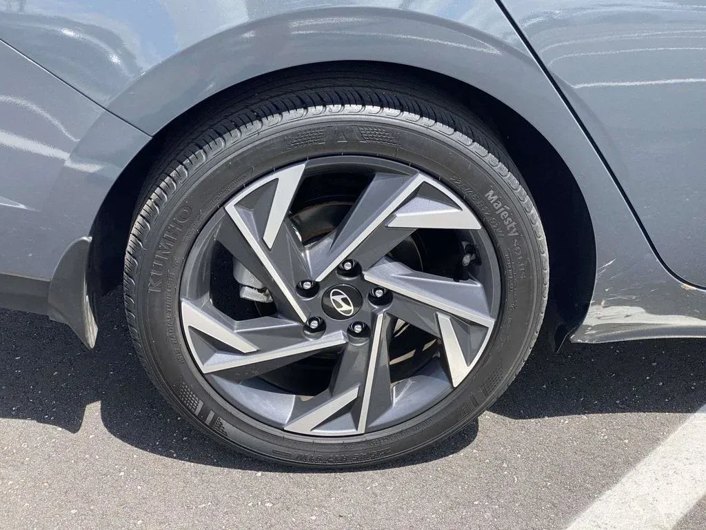 2025 Hyundai Elantra SEL Sport thumbnail 10
