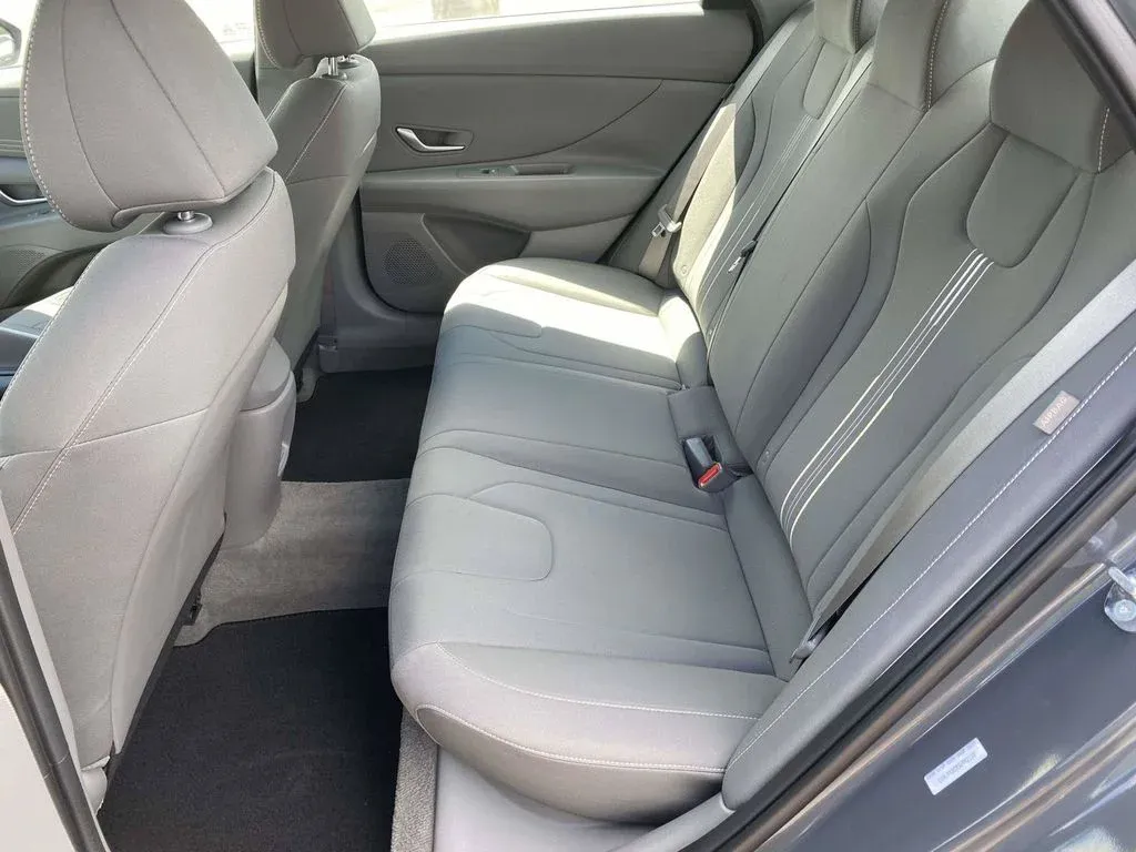 2025 Hyundai Elantra SEL Sport thumbnail 14