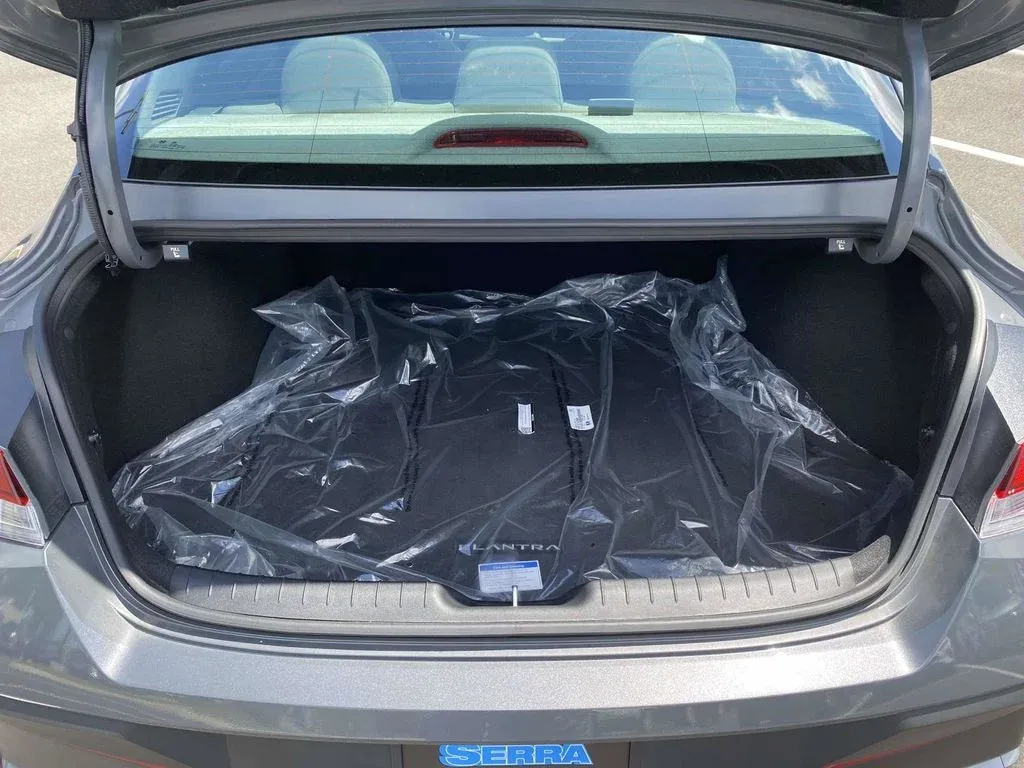 2025 Hyundai Elantra SEL Sport thumbnail 17