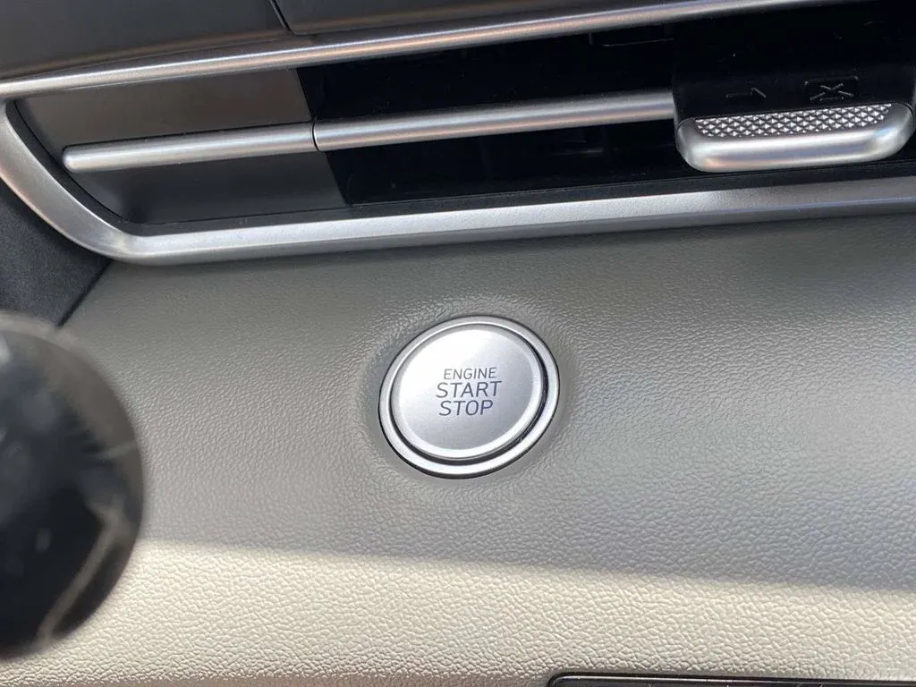 2025 Hyundai Elantra SEL Sport thumbnail 27
