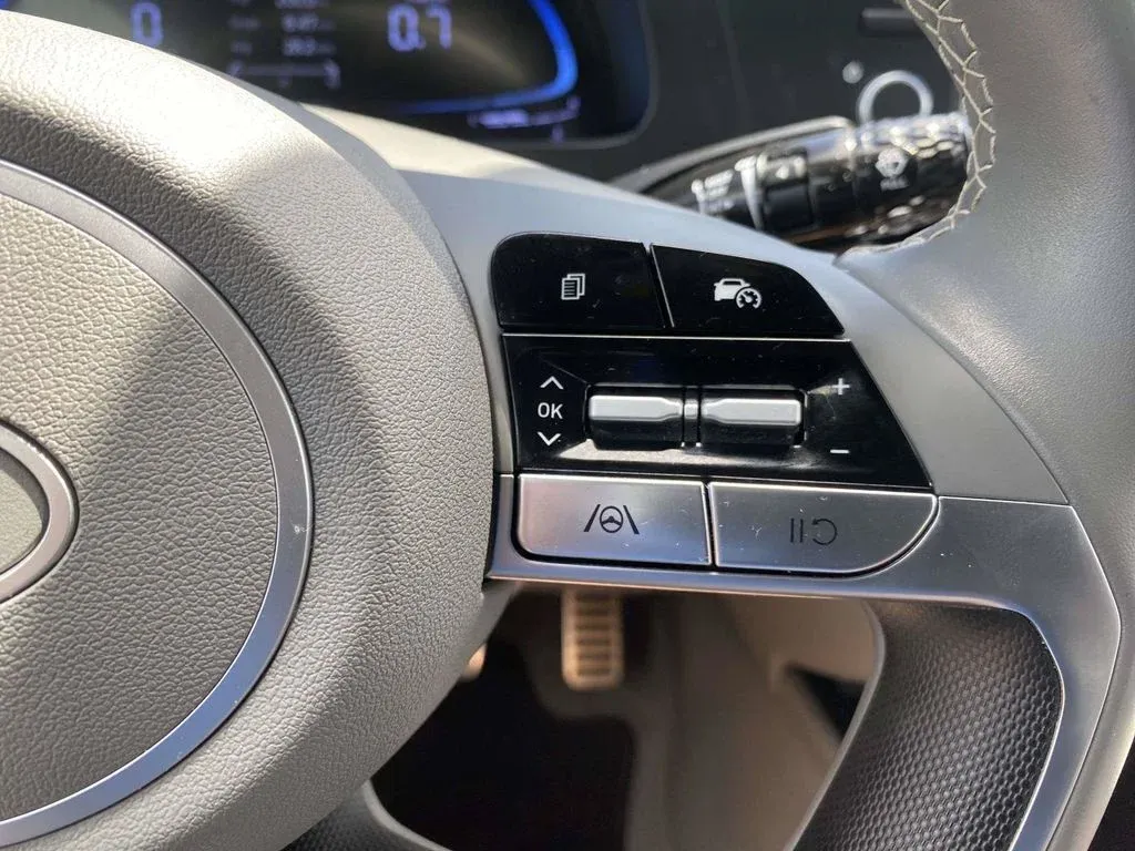 2025 Hyundai Elantra SEL Sport thumbnail 31