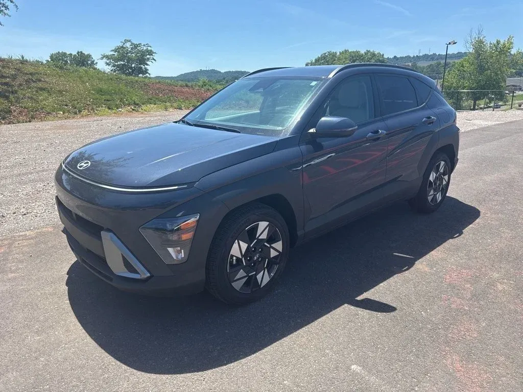 2025 Hyundai Kona SEL thumbnail 3