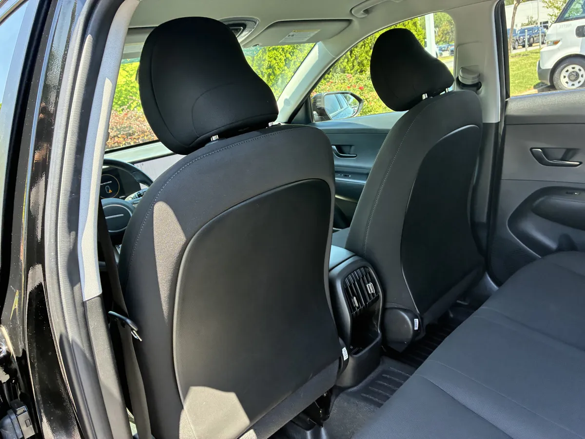 2025 Hyundai Kona SEL Convenience thumbnail 12