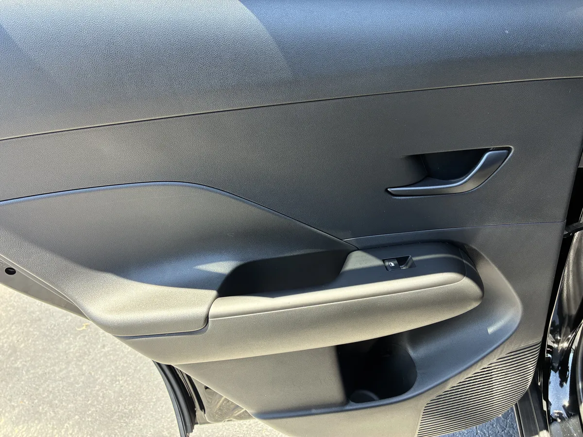 2025 Hyundai Kona SEL Convenience thumbnail 13