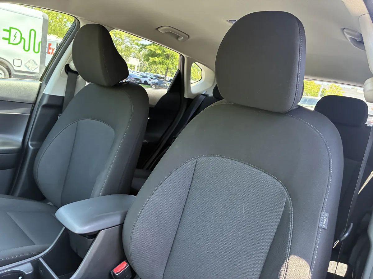 2025 Hyundai Kona SEL Convenience thumbnail 18