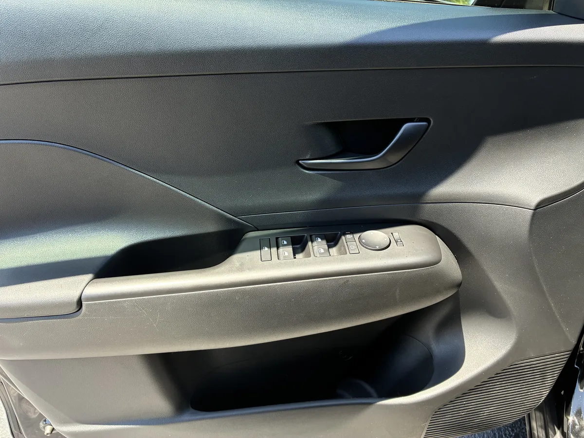 2025 Hyundai Kona SEL Convenience thumbnail 20