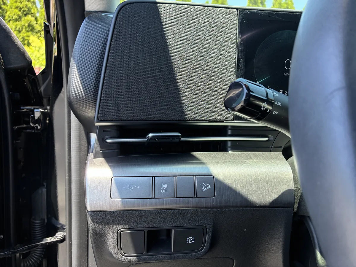2025 Hyundai Kona SEL Convenience thumbnail 23