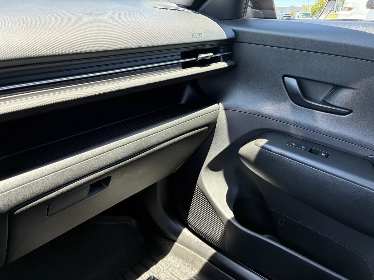 2025 Hyundai Kona SEL Convenience thumbnail 33
