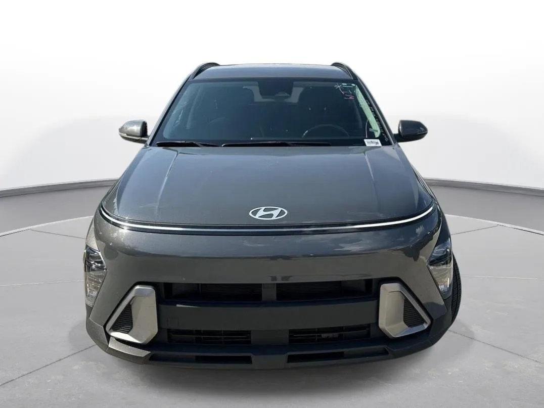 2025 Hyundai Kona SEL thumbnail 3