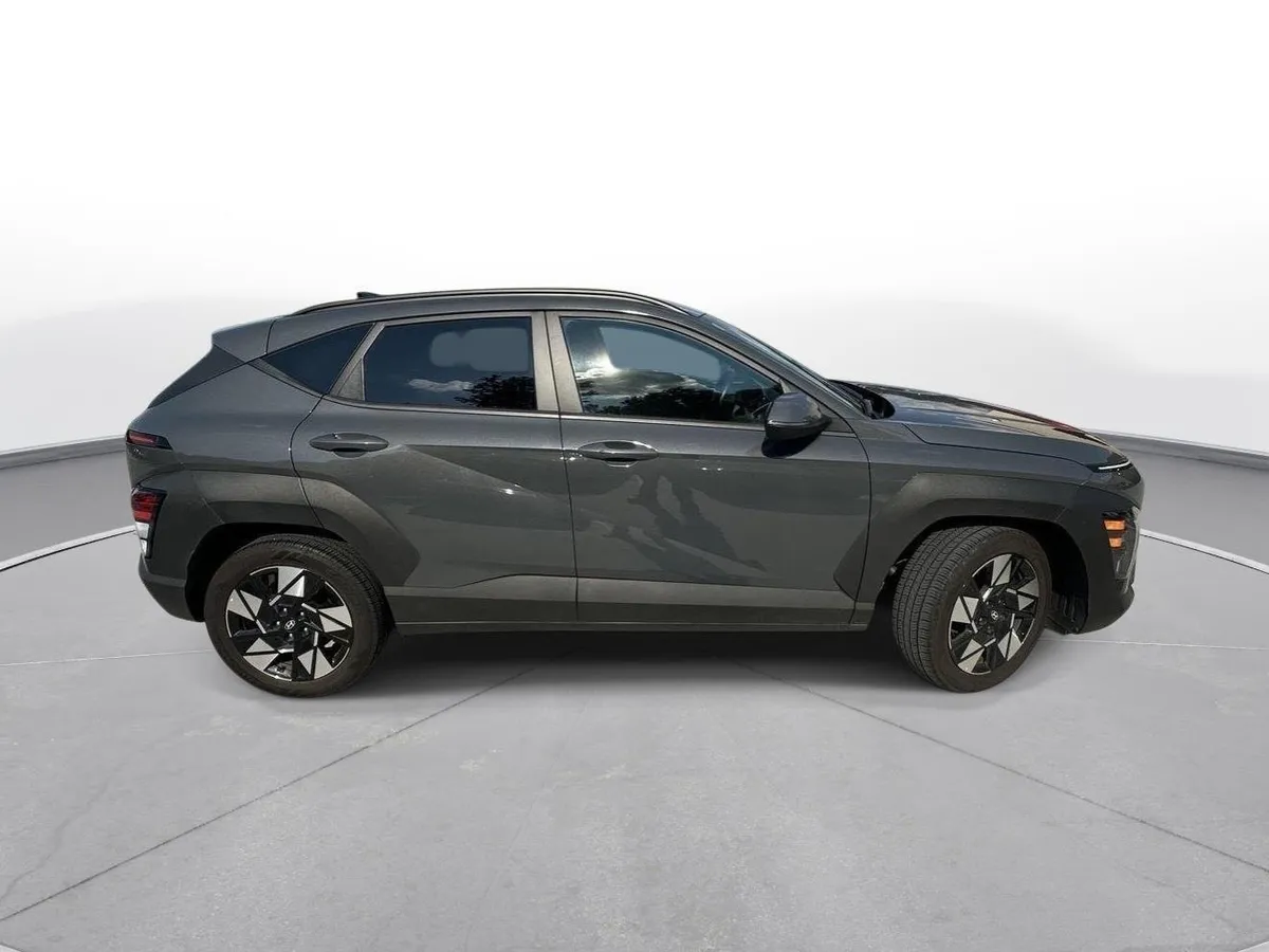 2025 Hyundai Kona SEL thumbnail 5