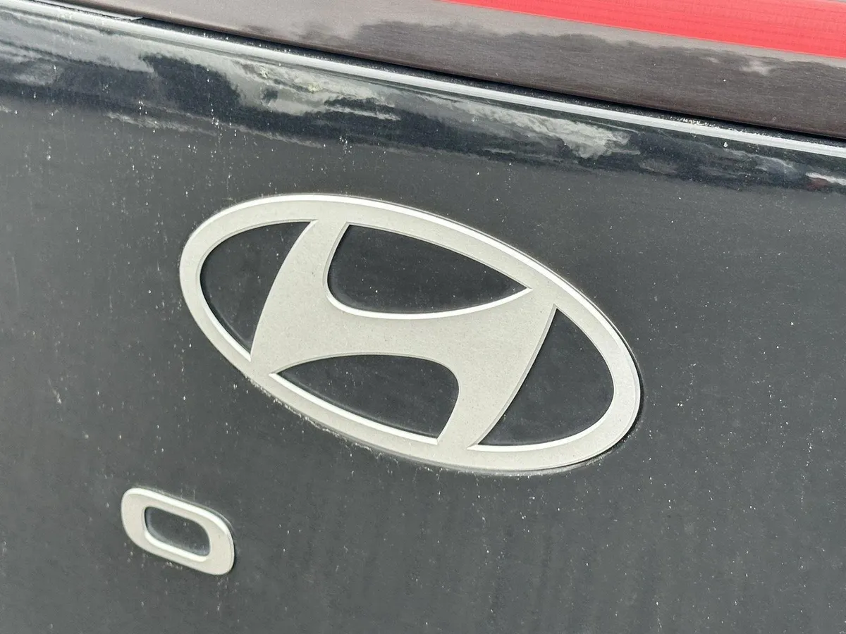 2025 Hyundai Kona SEL thumbnail 10