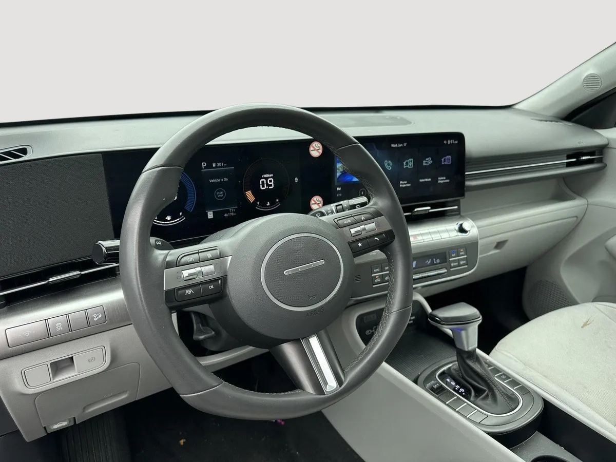 2025 Hyundai Kona SEL thumbnail 11