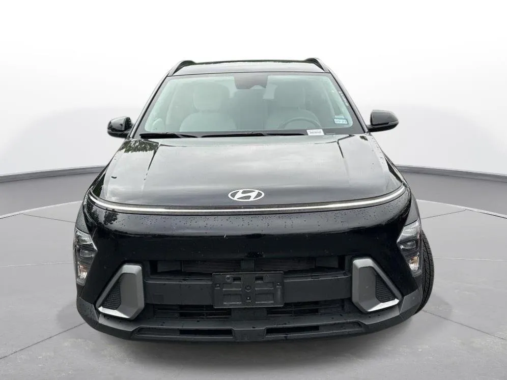 2025 Hyundai Kona SEL thumbnail 3