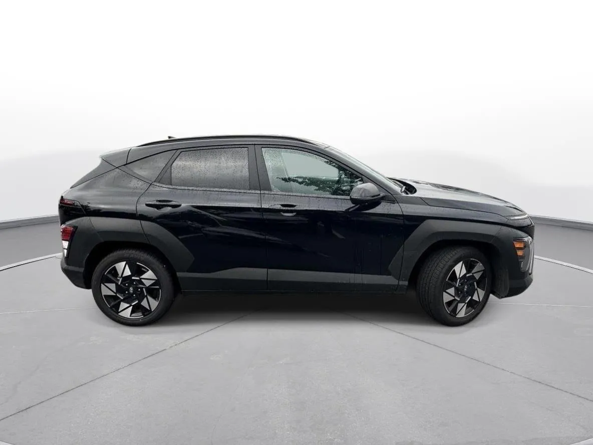 2025 Hyundai Kona SEL thumbnail 5