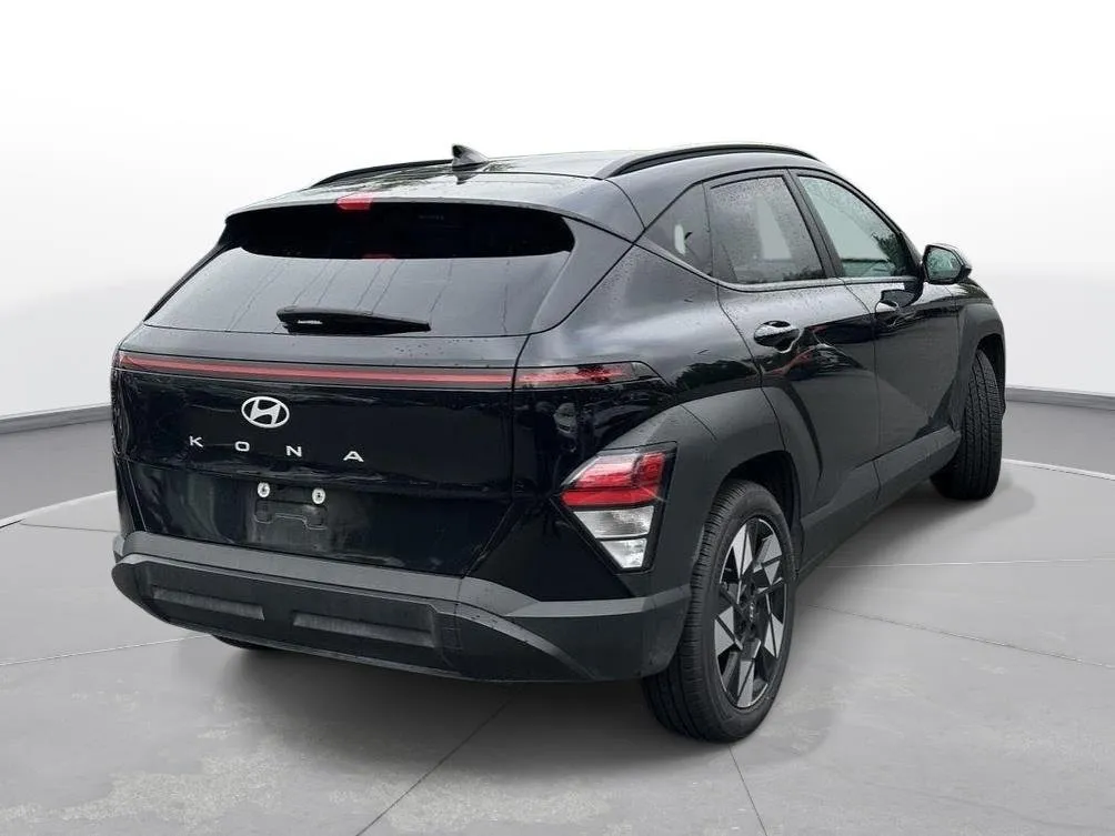 2025 Hyundai Kona SEL thumbnail 6