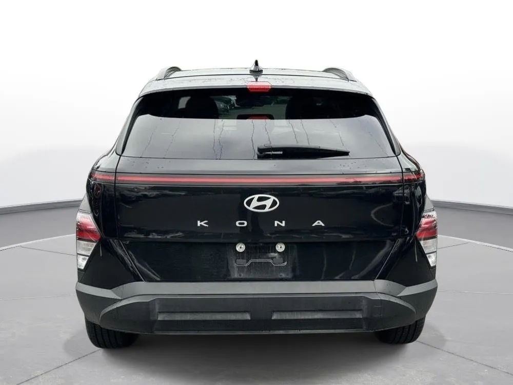 2025 Hyundai Kona SEL thumbnail 7