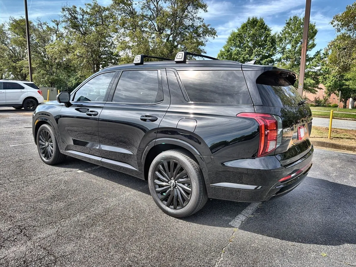 2025 Hyundai Palisade Calligraphy Night Edition thumbnail 6