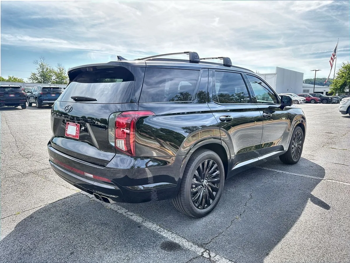 2025 Hyundai Palisade Calligraphy Night Edition thumbnail 8