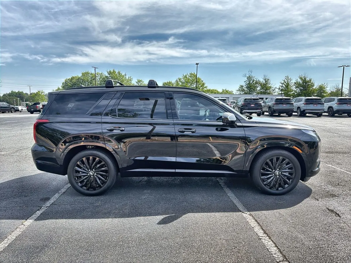 2025 Hyundai Palisade Calligraphy Night Edition thumbnail 9
