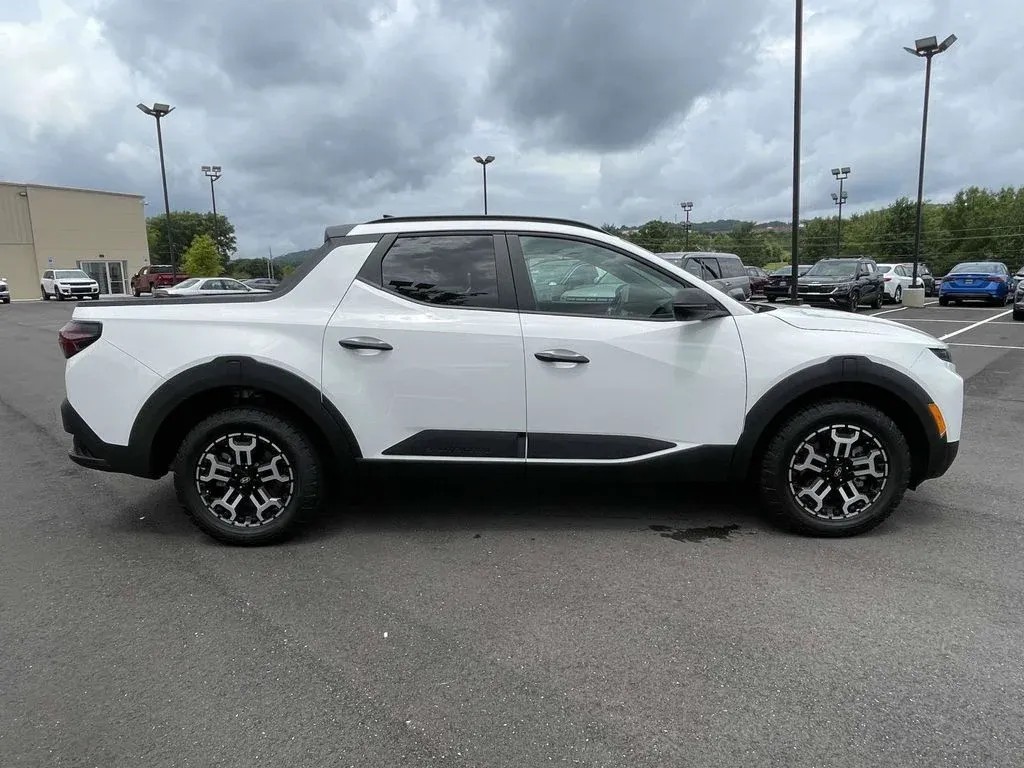 2025 Hyundai Santa Cruz XRT thumbnail 2