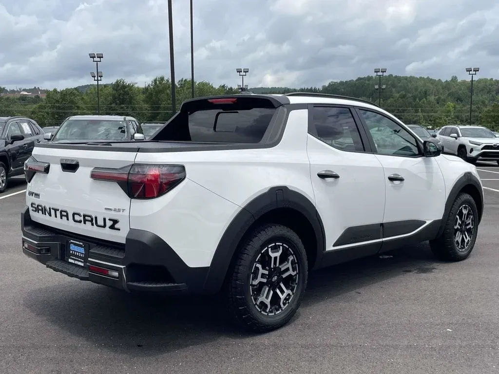 2025 Hyundai Santa Cruz XRT thumbnail 3