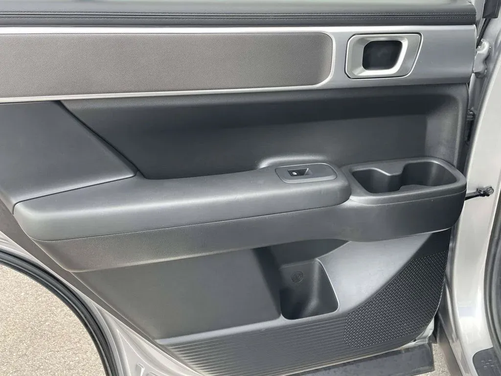 2025 Hyundai Santa Fe SE thumbnail 12