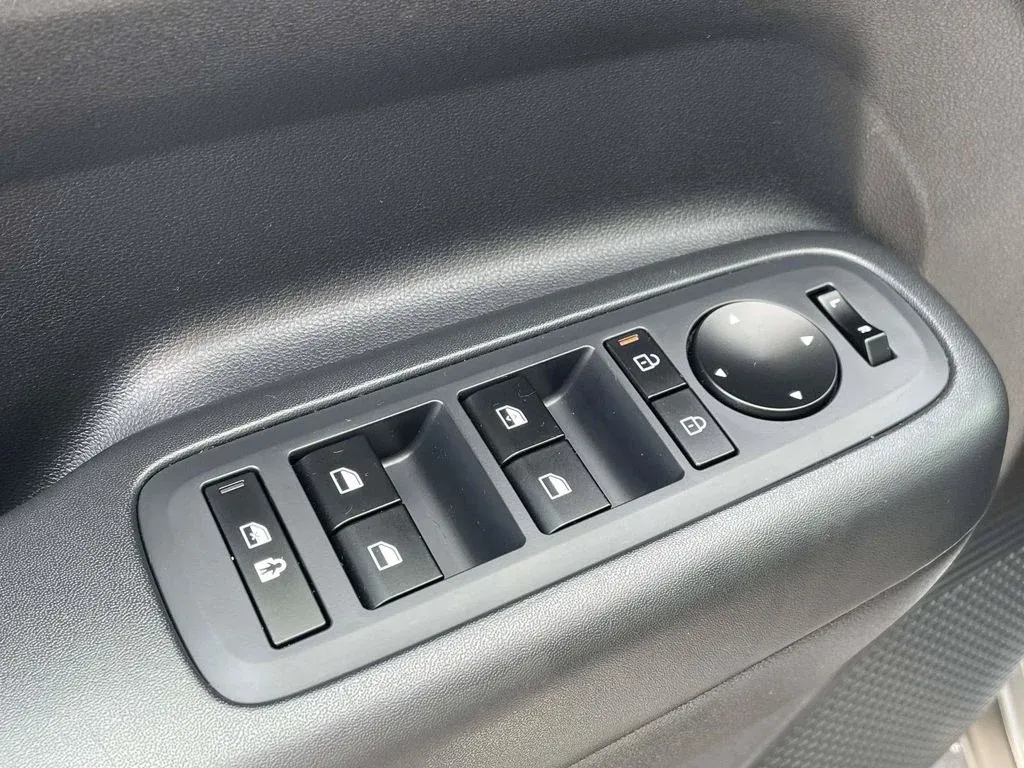 2025 Hyundai Santa Fe SE thumbnail 15