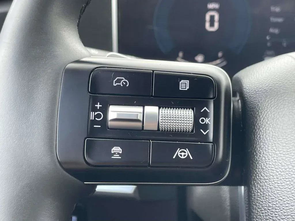2025 Hyundai Santa Fe SE thumbnail 22