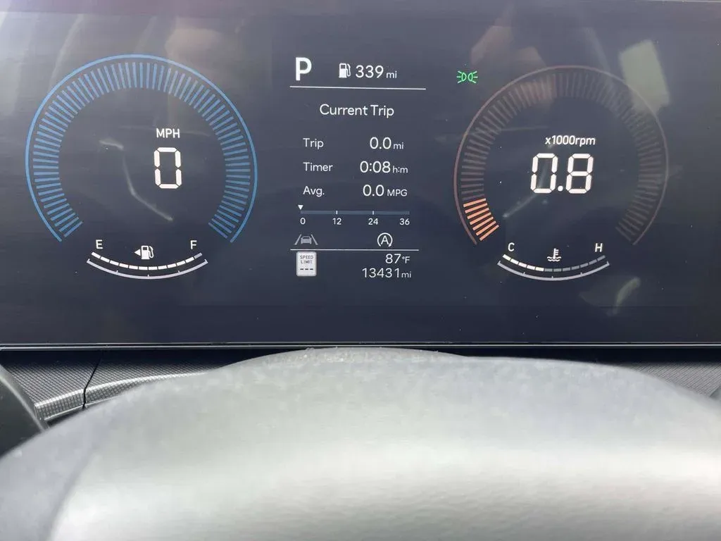 2025 Hyundai Santa Fe SE thumbnail 26