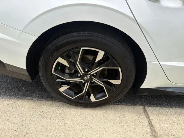 2025 Hyundai Sonata SEL thumbnail 12