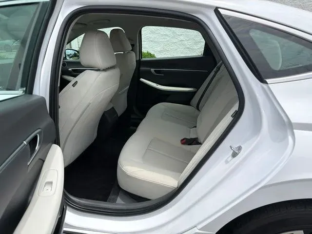 2025 Hyundai Sonata SEL thumbnail 19