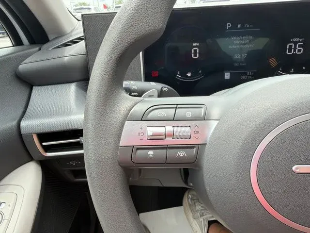 2025 Hyundai Sonata SEL thumbnail 35