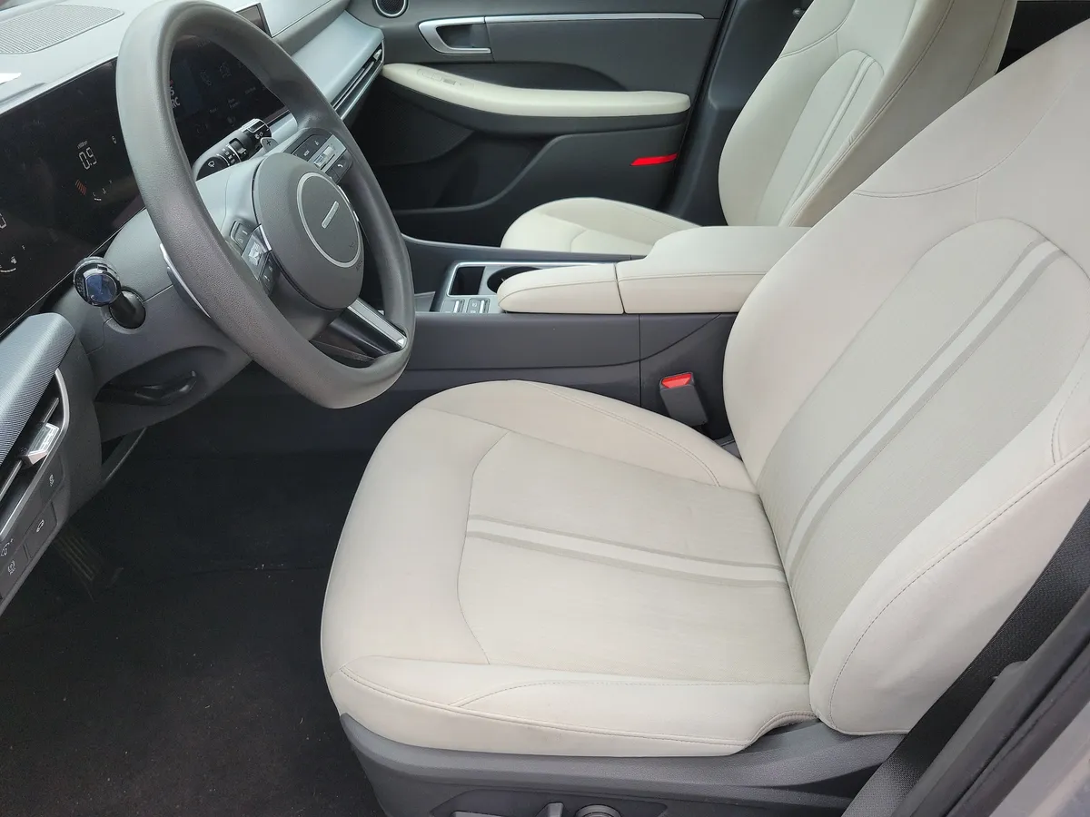 2025 Hyundai Sonata SEL thumbnail 10
