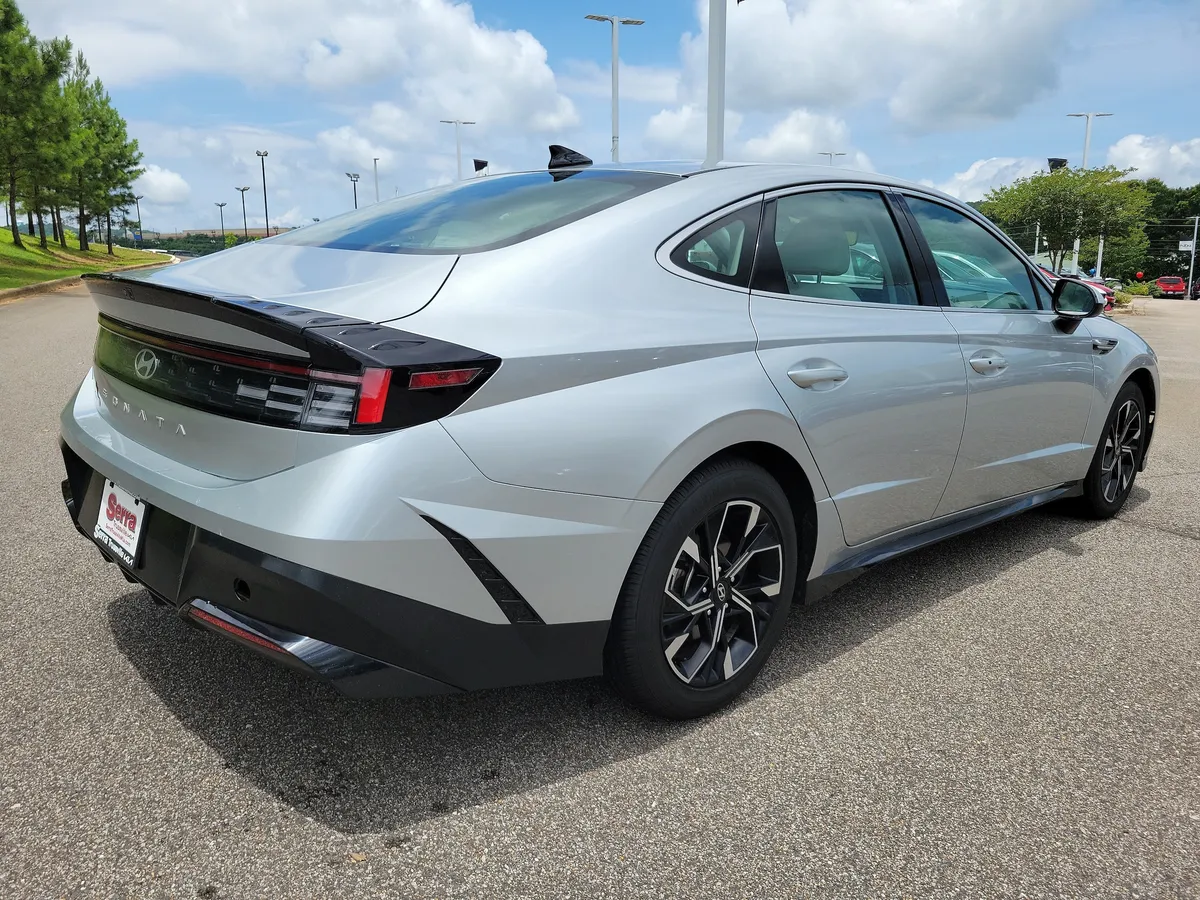 2025 Hyundai Sonata SEL thumbnail 5