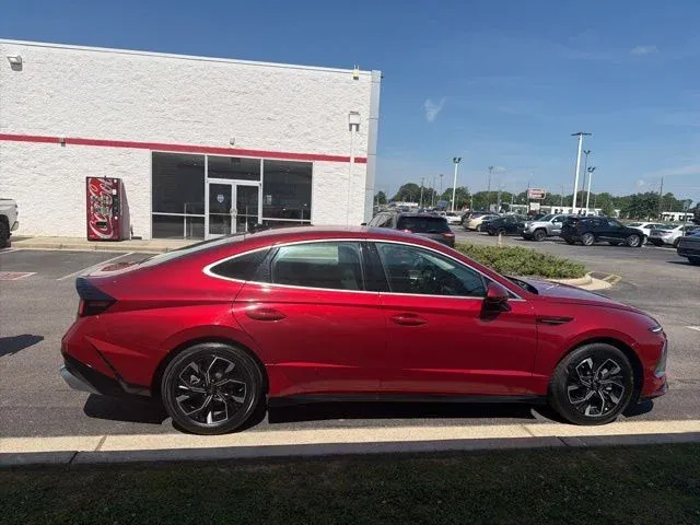 2025 Hyundai Sonata SEL thumbnail 10