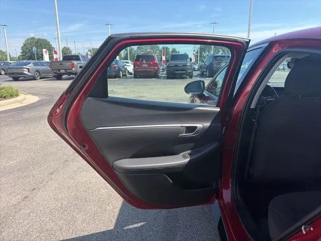 2025 Hyundai Sonata SEL thumbnail 16