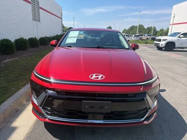 2025 Hyundai Sonata SEL thumbnail 2