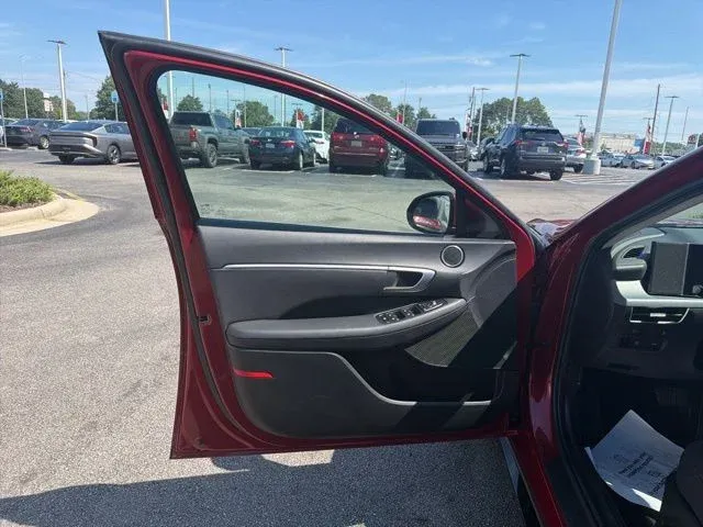 2025 Hyundai Sonata SEL thumbnail 24