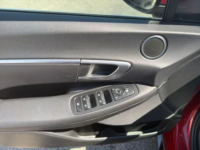 2025 Hyundai Sonata SEL thumbnail 26