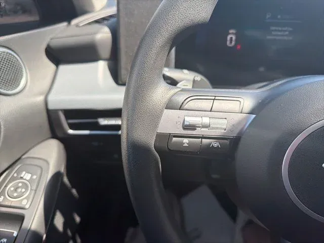 2025 Hyundai Sonata SEL thumbnail 35