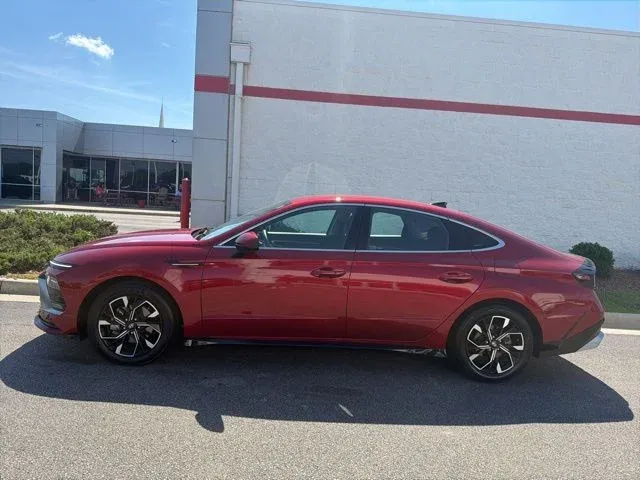 2025 Hyundai Sonata SEL thumbnail 4
